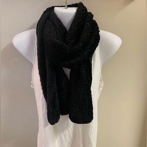 Mountain Hardwear Black Scarf
